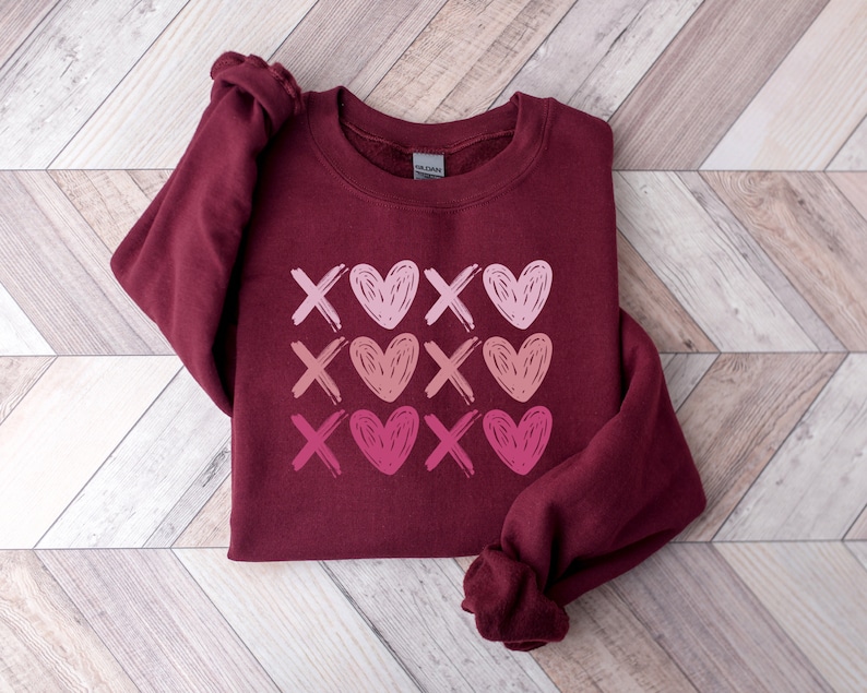 XOXO Valentines Day Sweatshirt, XOXO Hearts Sweater, Valentines Sweatshirt, Valentines XOXO Shirt, Love Shirt, Lover Gift, Valentines Gift