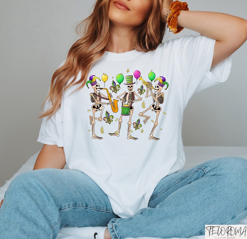 Mardi Gras Dancing in the Streets Shirt, Skeletons Dancing Sweatshirt, Mardi Gras Parade Outfit, New Orleans Carnival Tee, NOLA Shirt