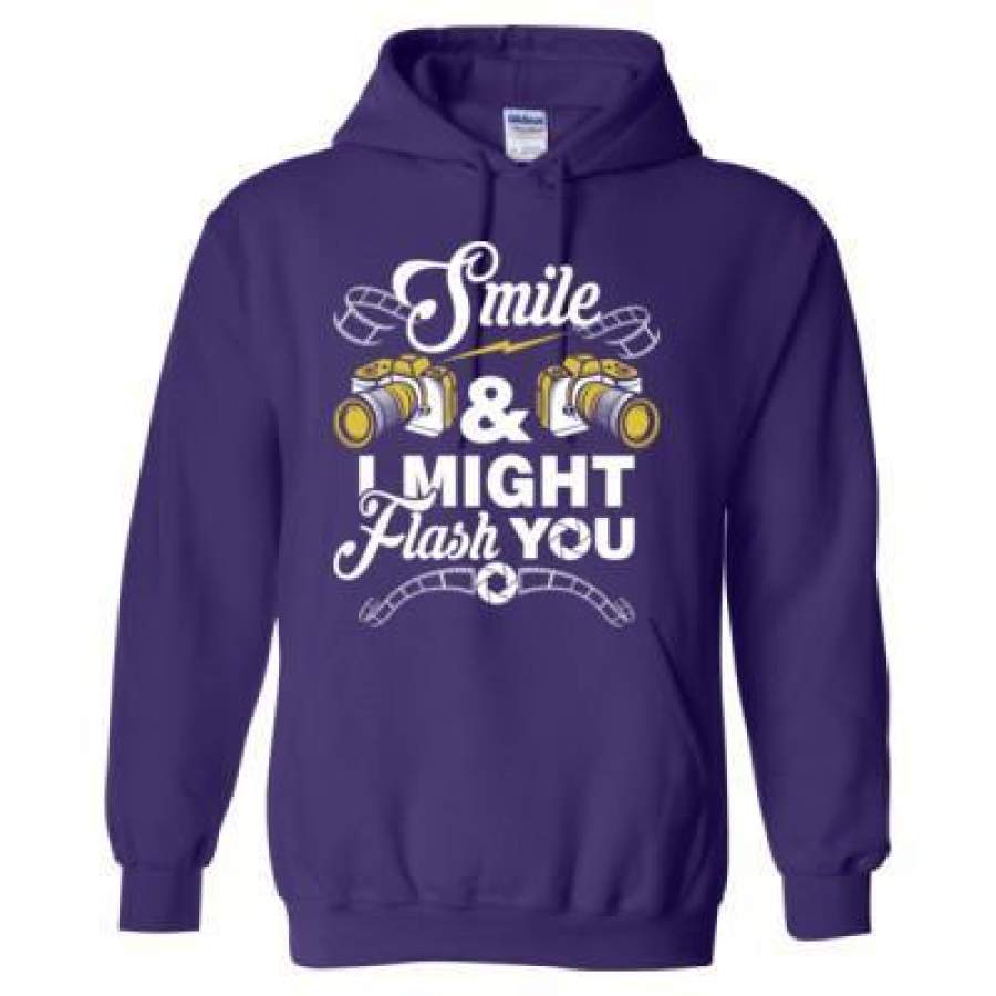 AGR Smile And I Might Flash You Photographer – Heavy Blend™ Hooded Sweatshirt